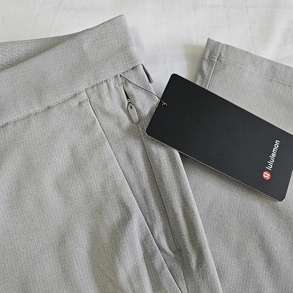 Lululemon Commission Pant Slim 34"L WovenAir Seal Light Grey SEAL Men's Size 31 - Picture 3 of 8